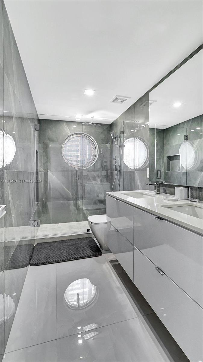 1004 3 / 3 1930 кв.футов $ 2026-02-23 0 Фото