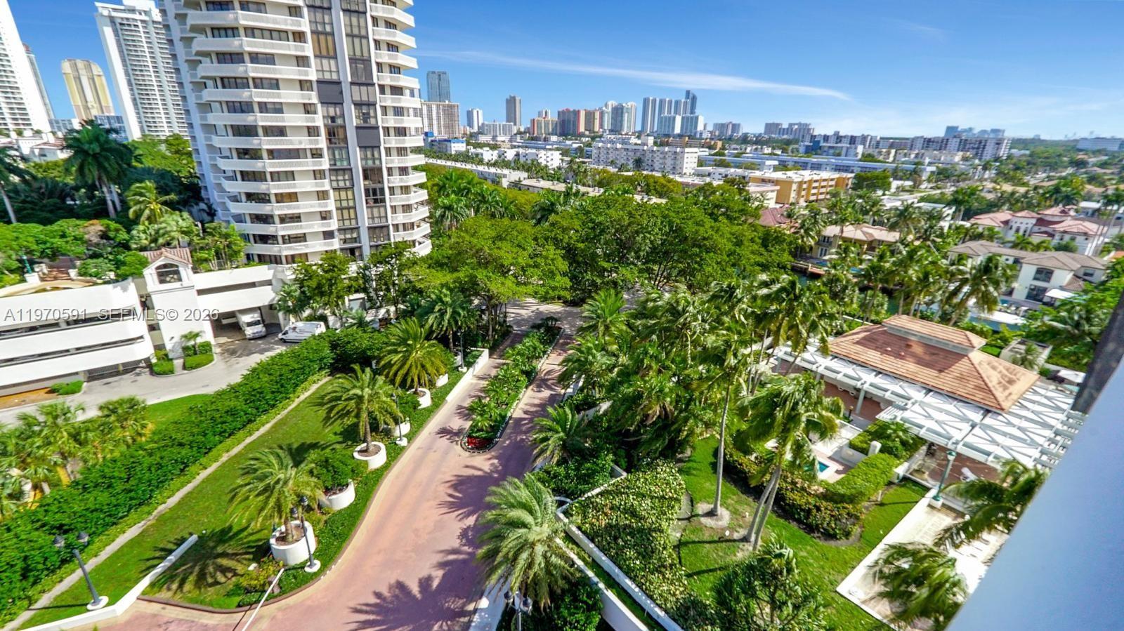 1004 3 / 3 1930 кв.футов $ 2026-02-23 0 Фото