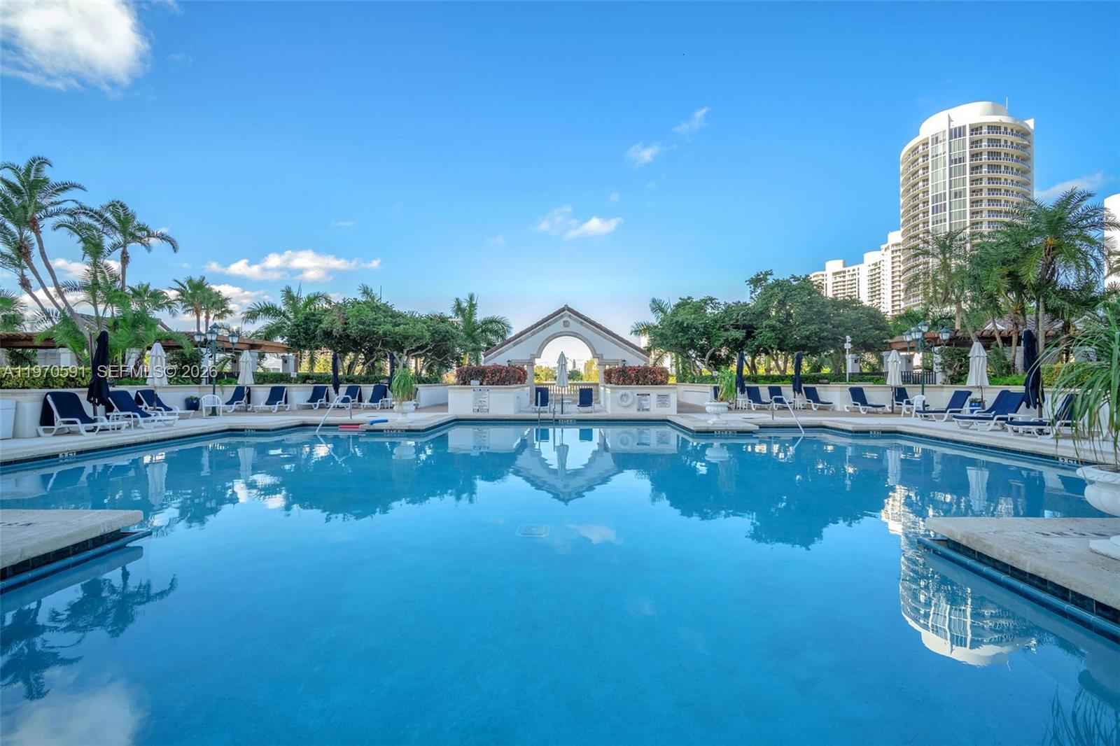 1004 3 / 3 1930 кв.футов $ 2026-02-23 0 Фото