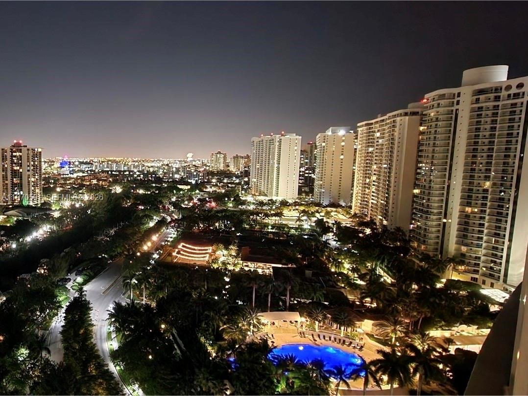 1004 3 / 3 1930 кв.футов $ 2026-02-23 0 Фото