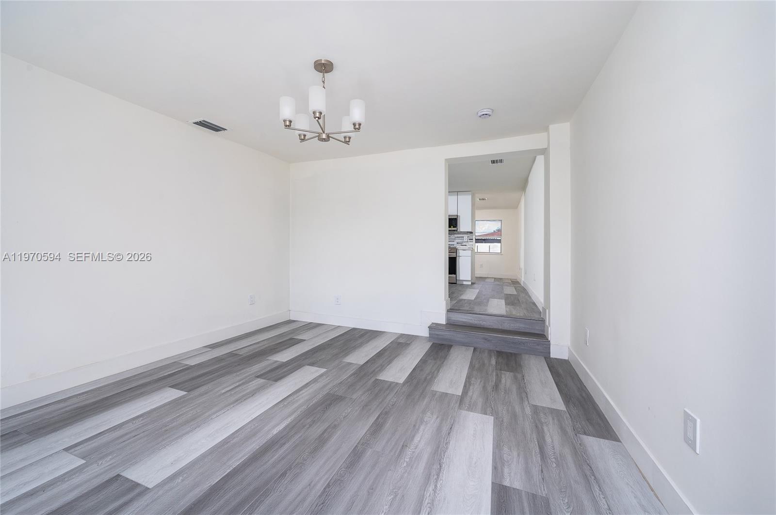   /  2430 кв.футов $ 2026-02-23 0 Фото