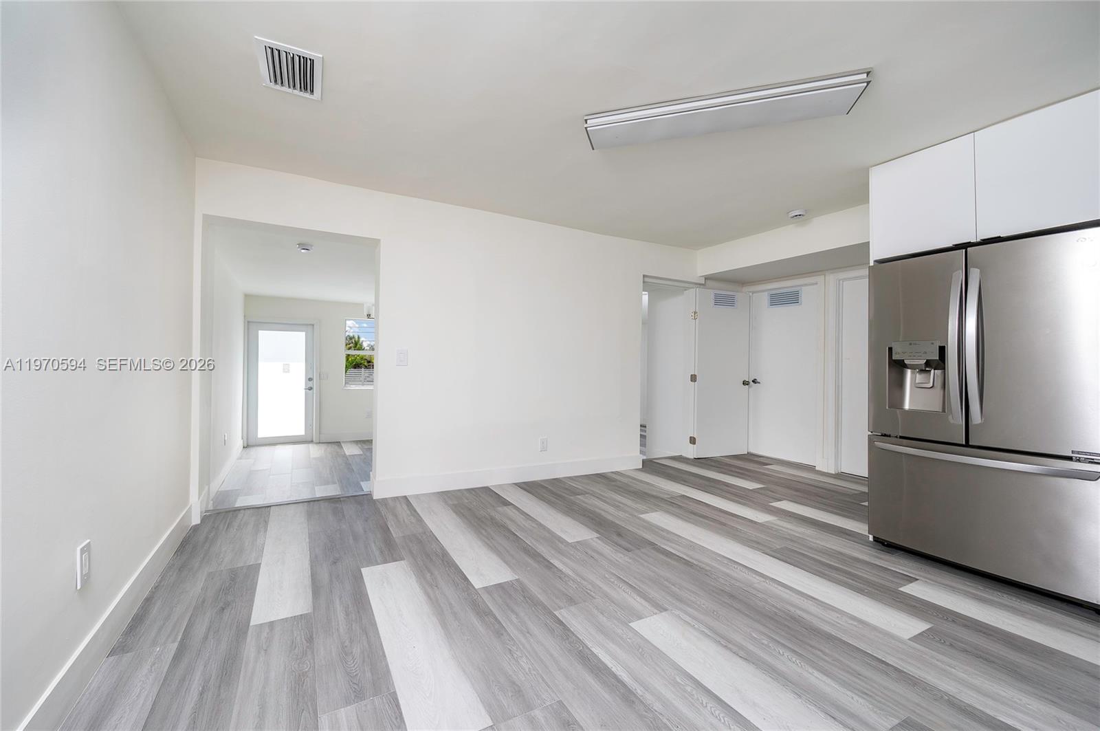   /  2430 кв.футов $ 2026-02-23 0 Фото