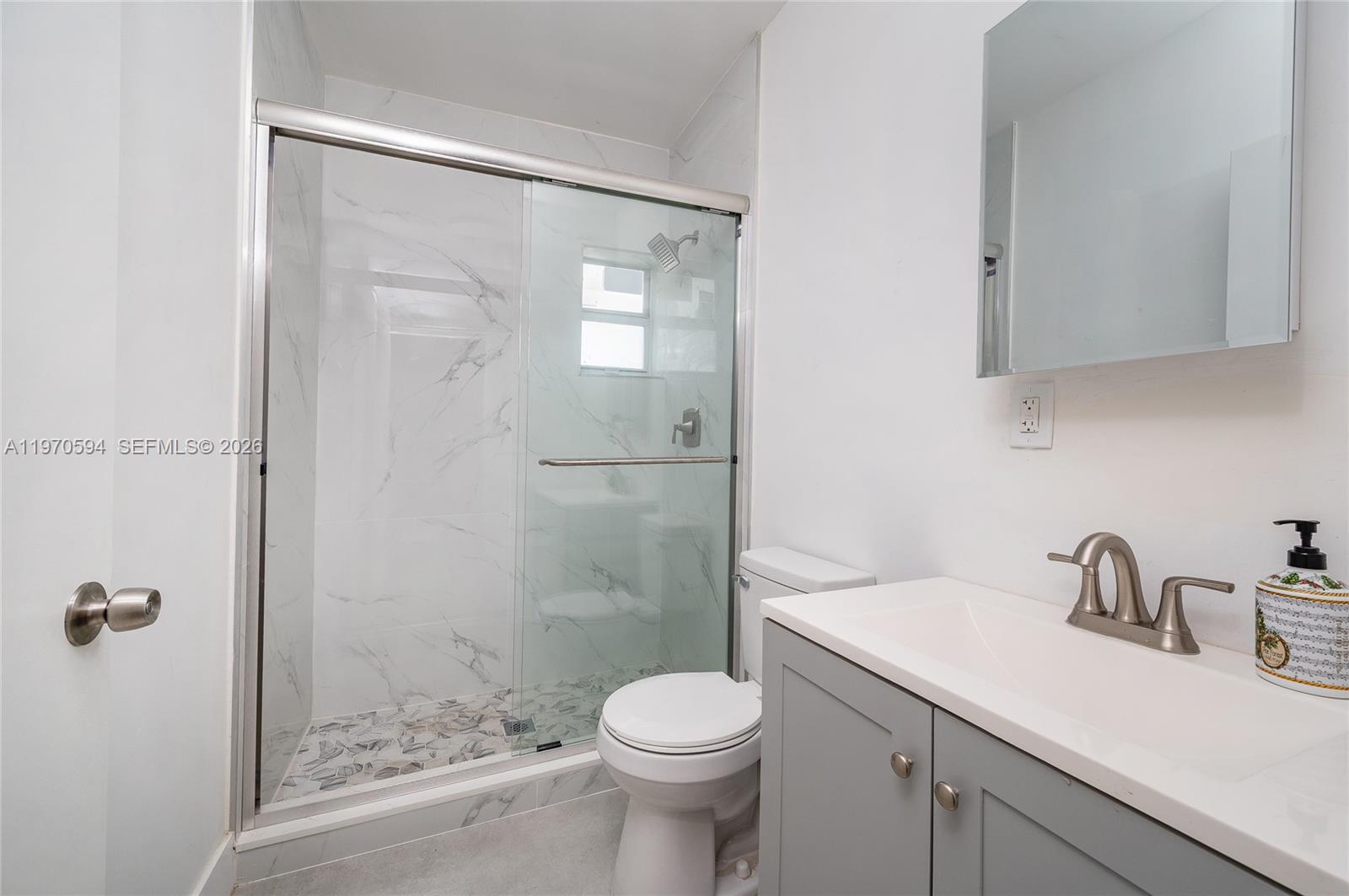   /  2430 кв.футов $ 2026-02-23 0 Фото