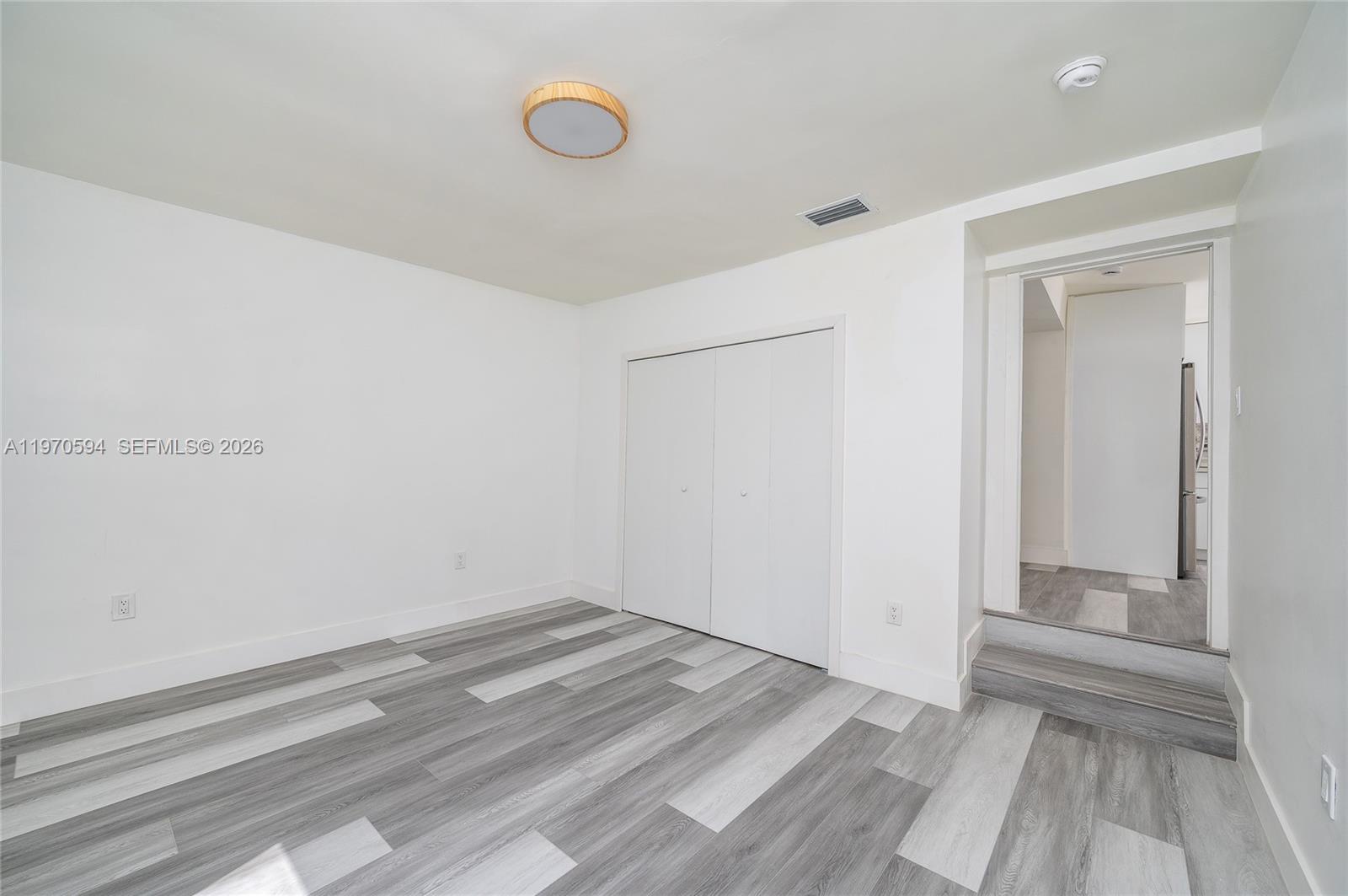   /  2430 кв.футов $ 2026-02-23 0 Фото