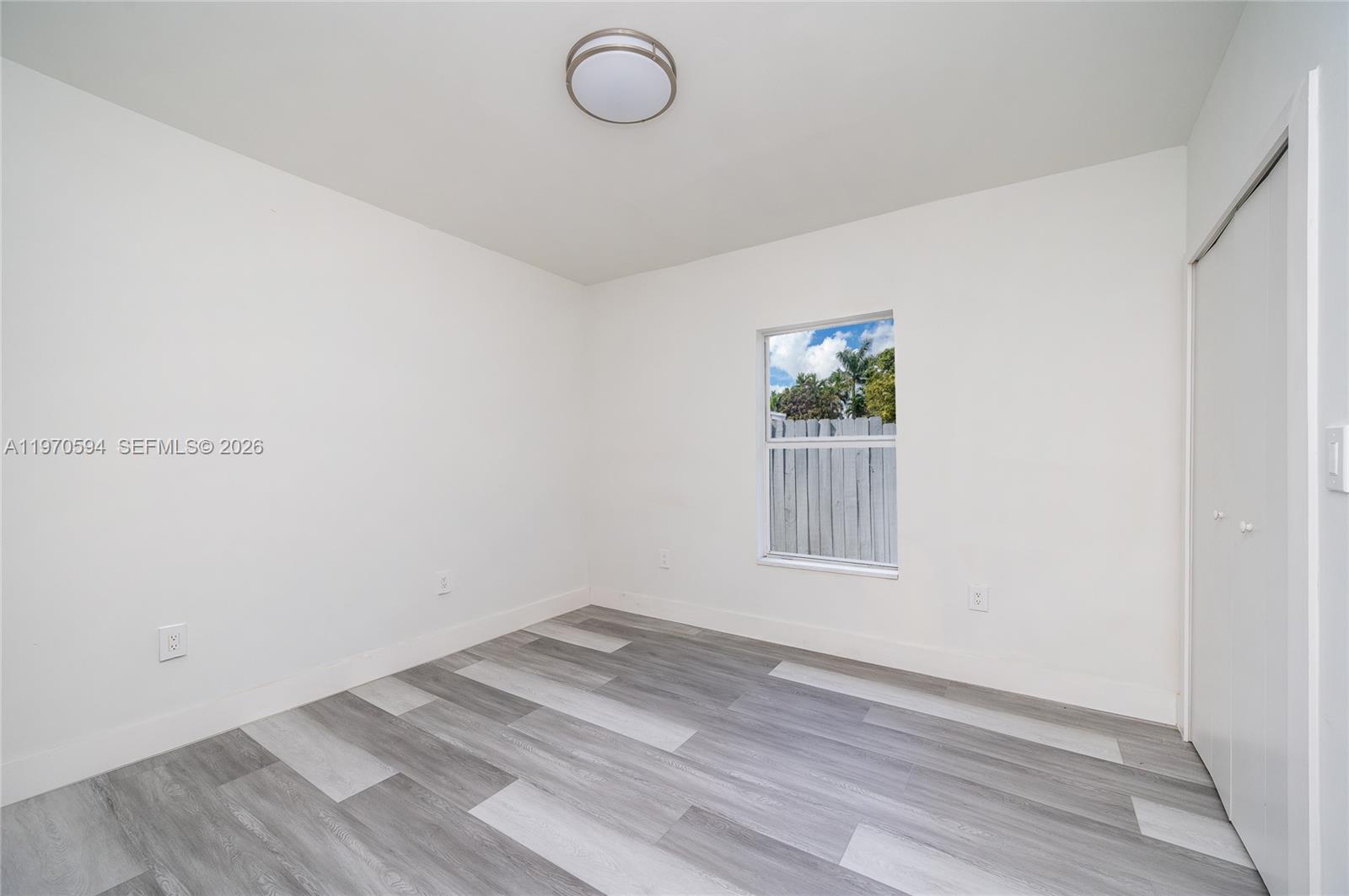   /  2430 кв.футов $ 2026-02-23 0 Фото