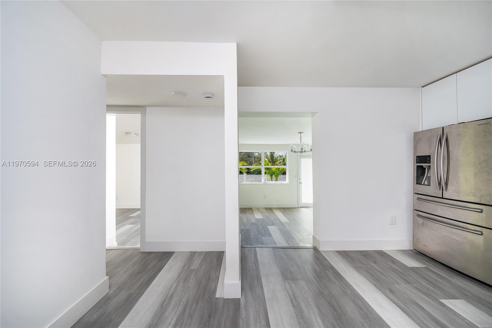   /  2430 кв.футов $ 2026-02-23 0 Фото