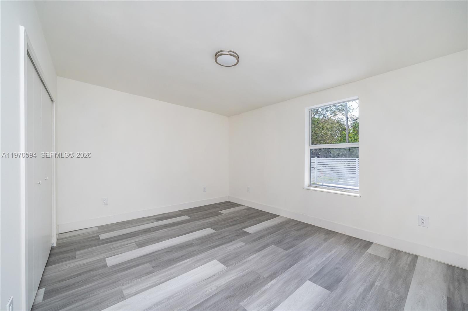   /  2430 кв.футов $ 2026-02-23 0 Фото