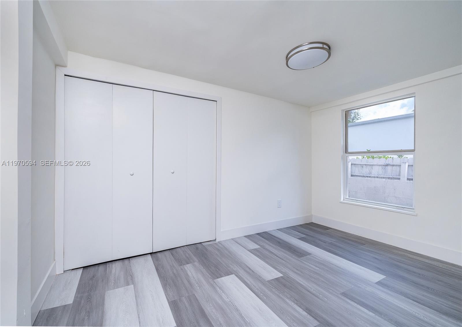   /  2430 кв.футов $ 2026-02-23 0 Фото