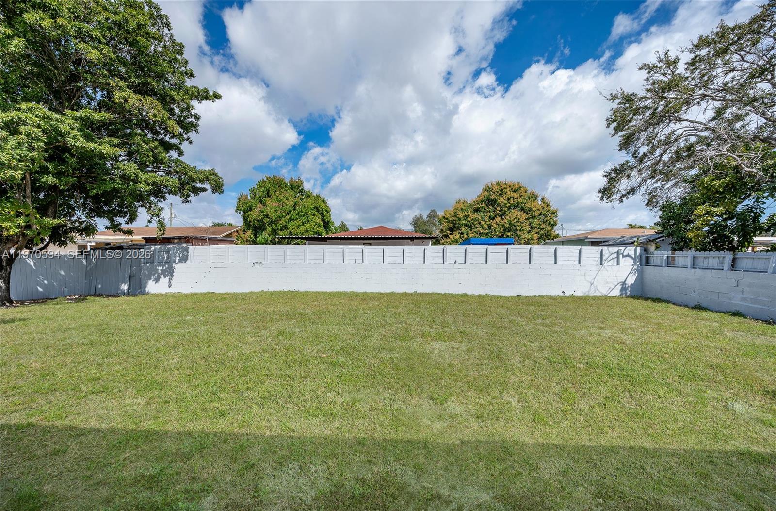   /  2430 кв.футов $ 2026-02-23 0 Фото