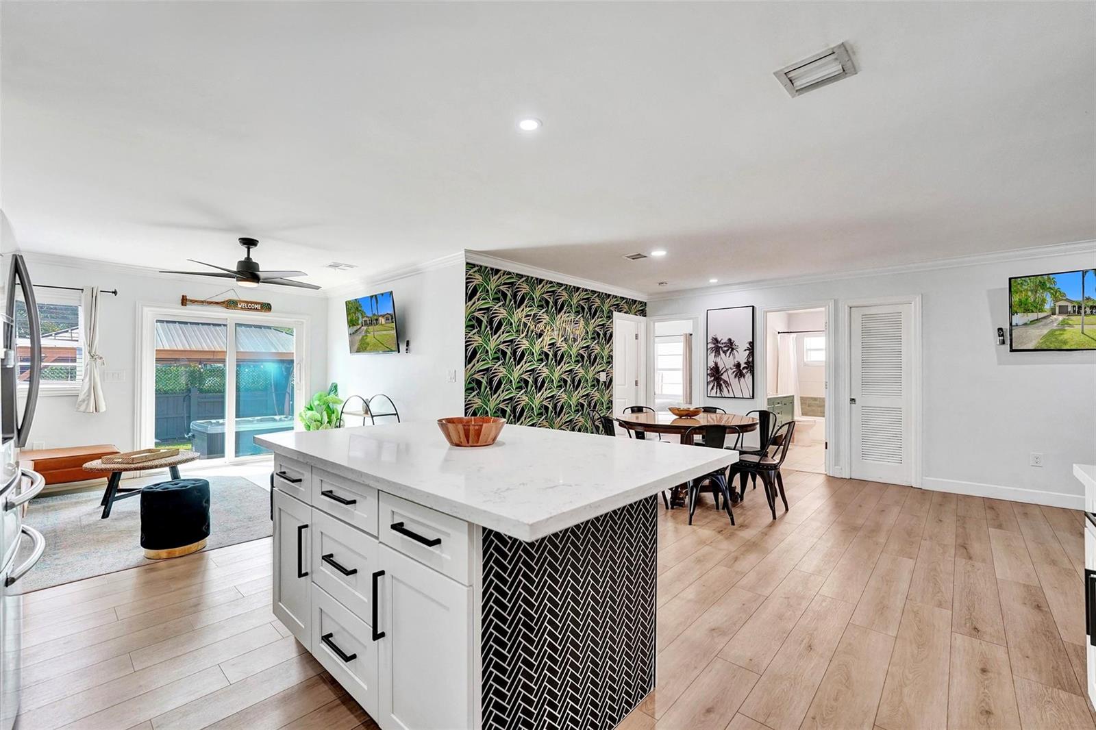 210 3 / 2 1528 sq. ft. $ 2026-07-08 0 Photo