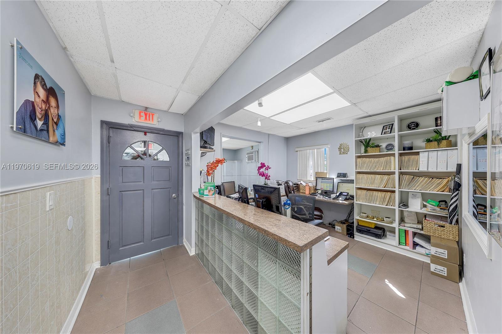   /   кв.футов $ 2026-02-23 0 Фото