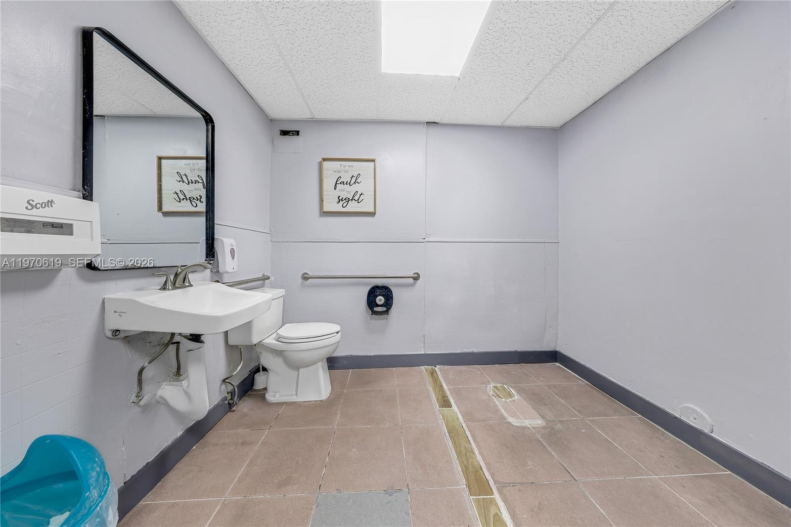   /   кв.футов $ 2026-02-23 0 Фото