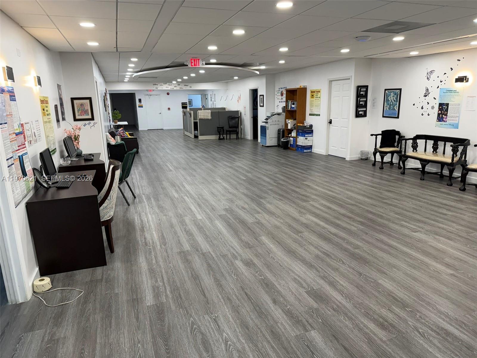   /   кв.футов $ 2026-02-23 0 Фото