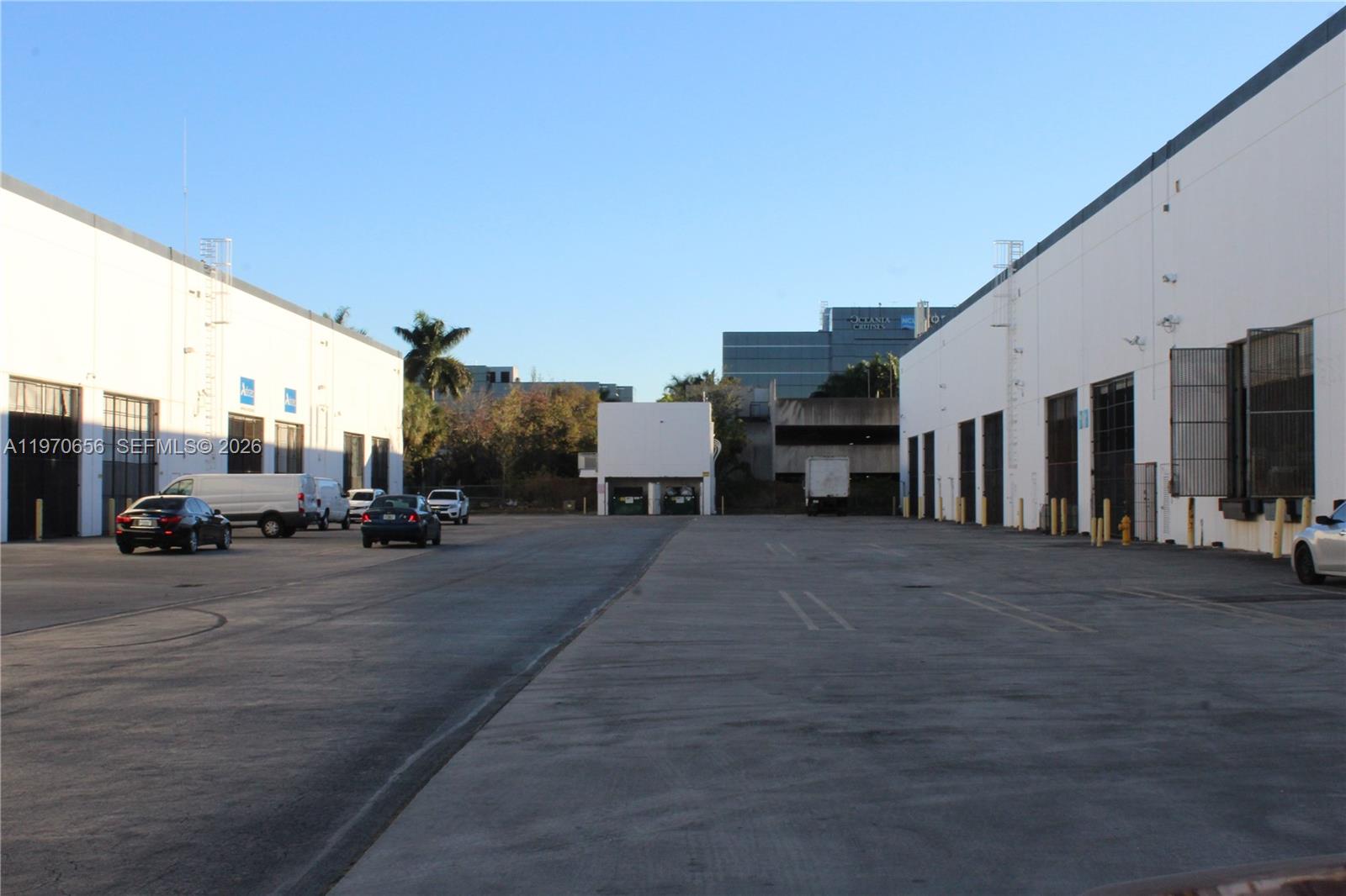 1  /   sq. ft. $ 2026-02-23 0 foto