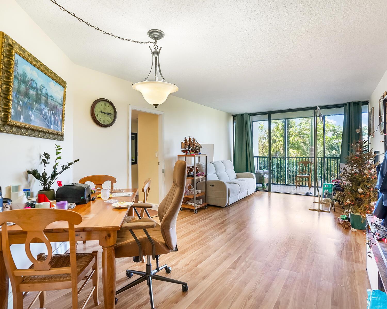 Photo of 20379 Country Club  #332, Aventura, Florida, 33180 - DSC01665