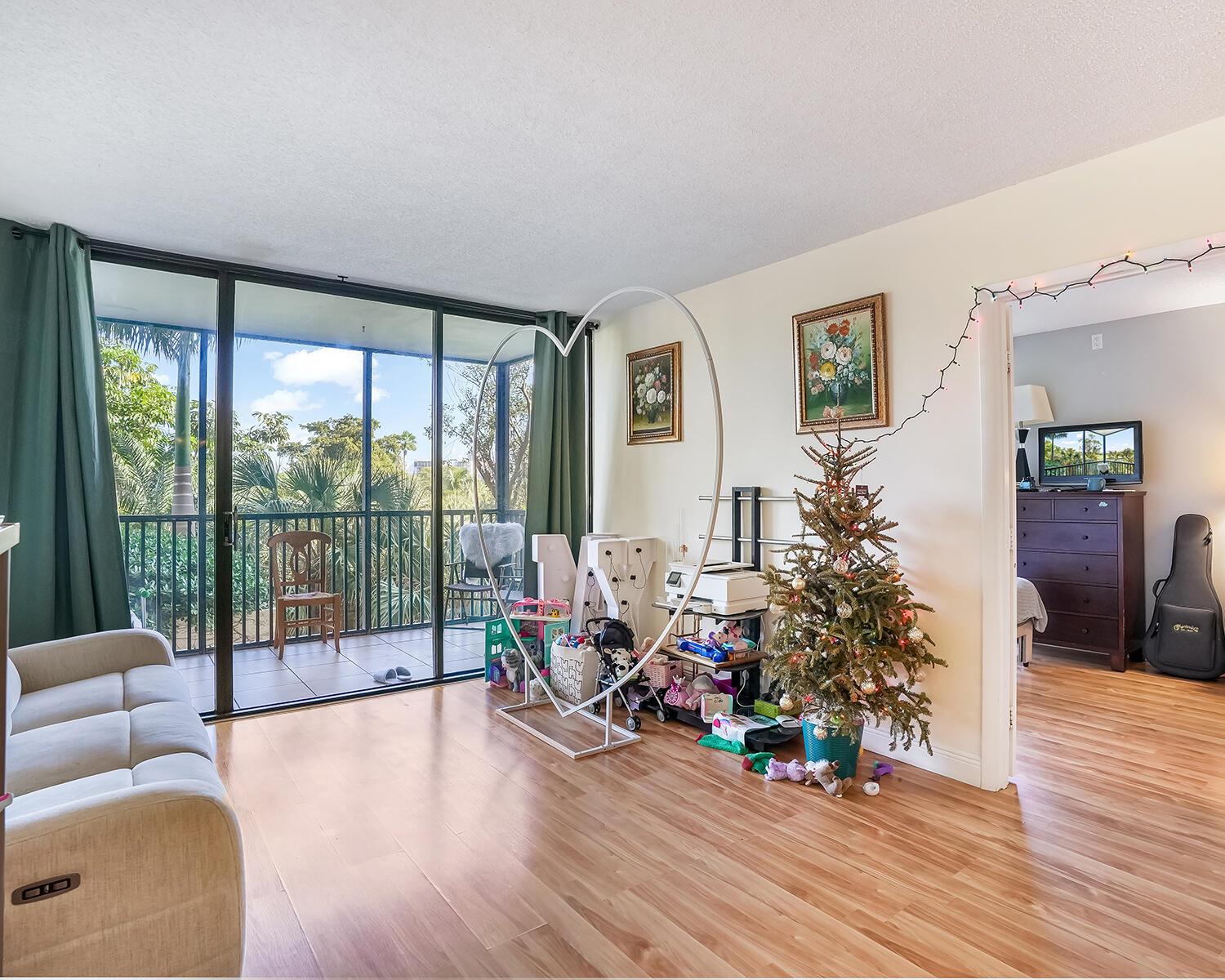 Photo of 20379 Country Club  #332, Aventura, Florida, 33180 - DSC01671_v2