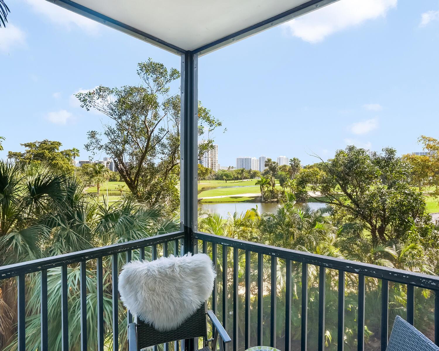 Photo of 20379 Country Club  #332, Aventura, Florida, 33180 - DSC01650