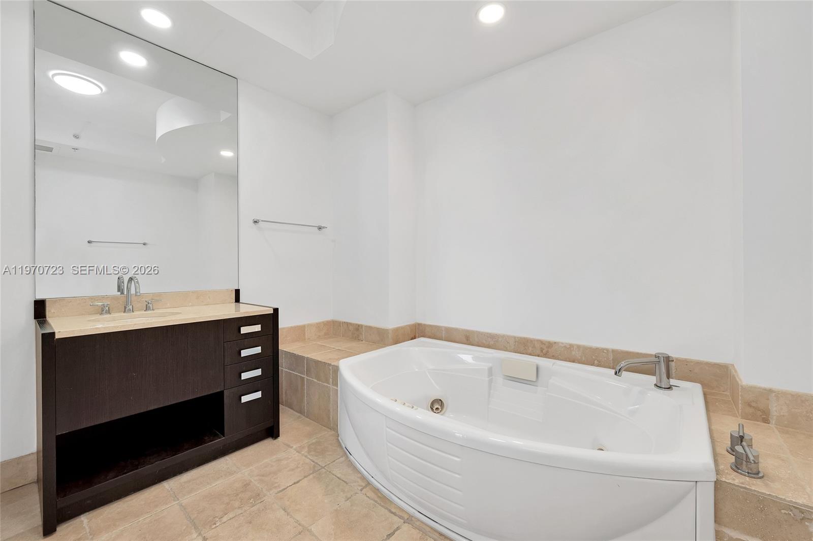 4808 2 / 3 1570 sq. ft. $ 2026-07-14 0 Photo