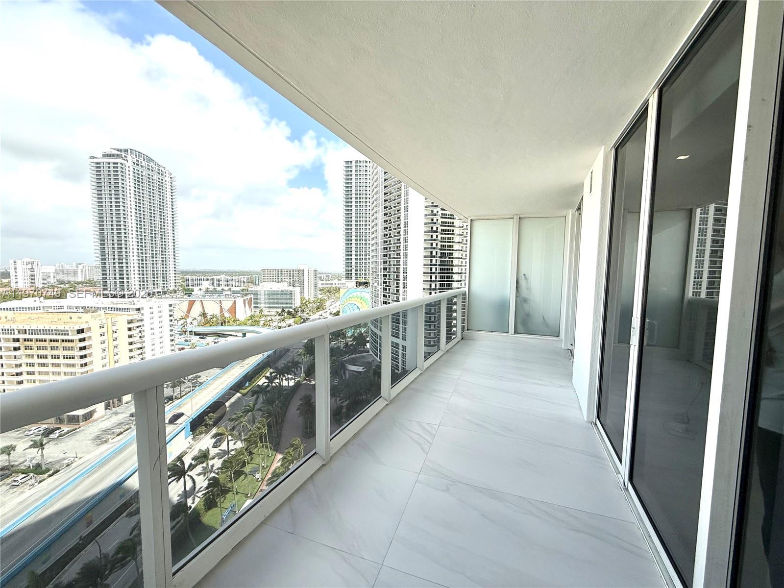 1808 3 / 3 1571 sq. ft. $ 2026-04-22 0 foto