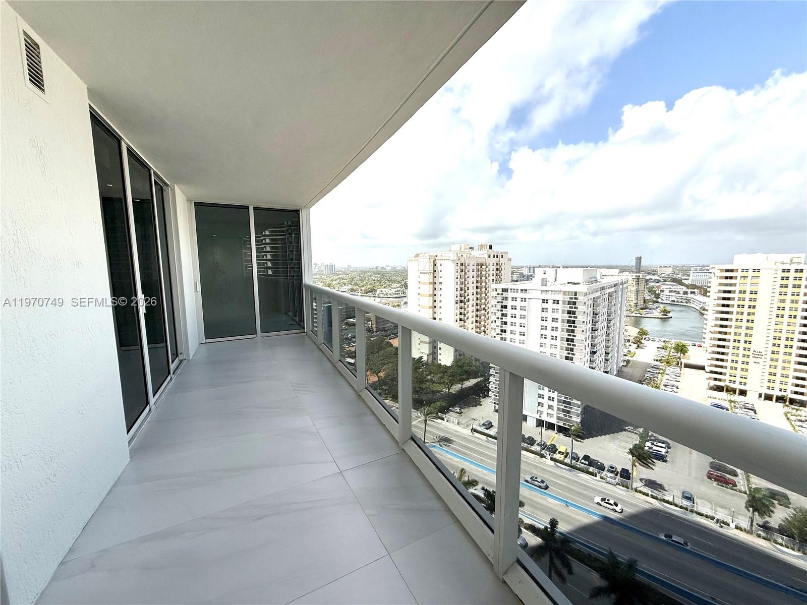 1808 3 / 3 1571 sq. ft. $ 2026-04-22 0 foto