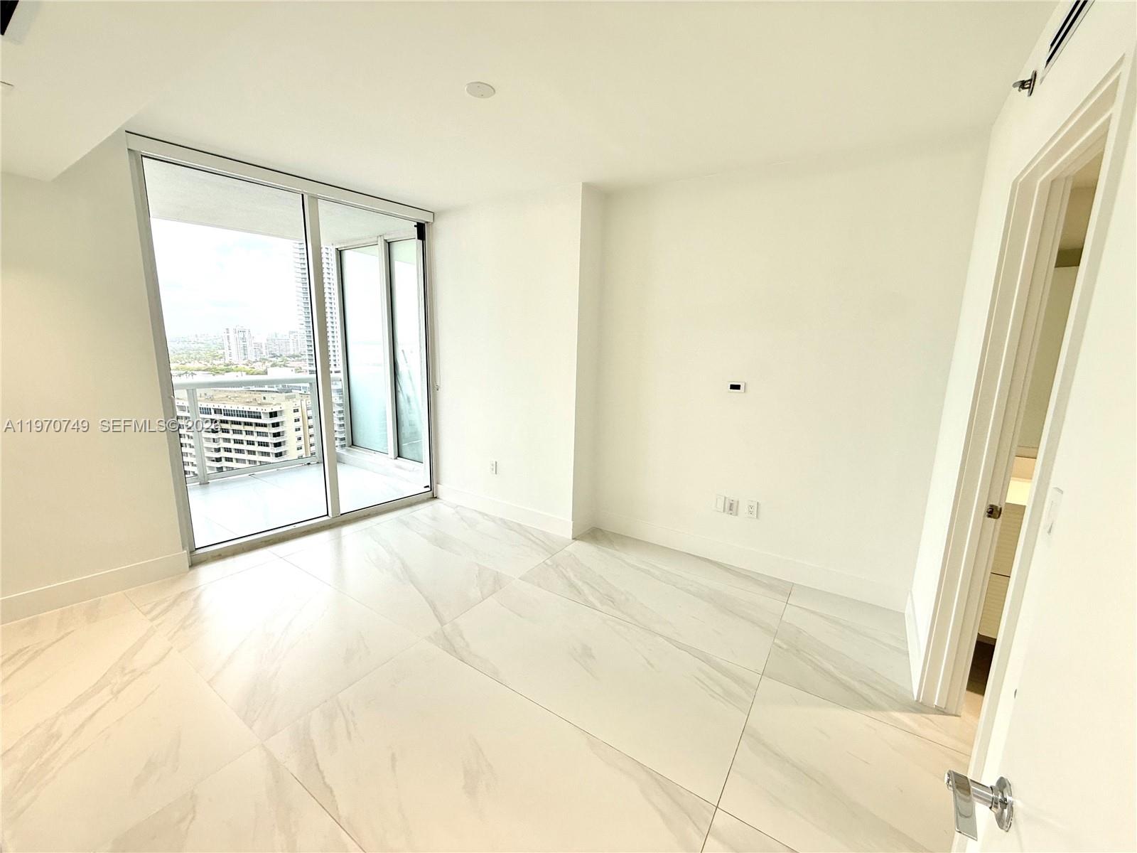 1808 3 / 3 1571 sq. ft. $ 2026-04-22 0 foto