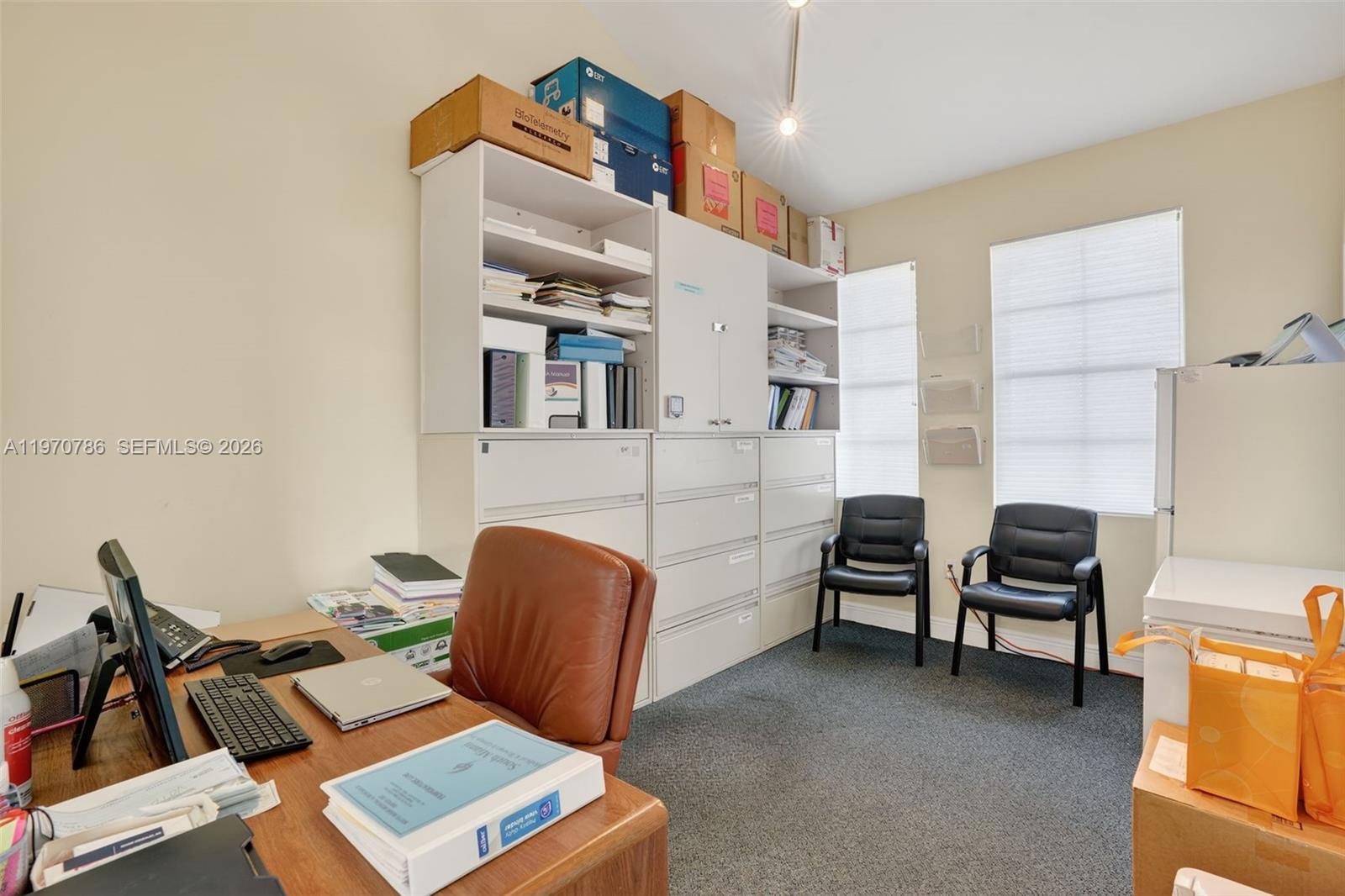   /   кв.футов $ 2026-02-23 0 Фото