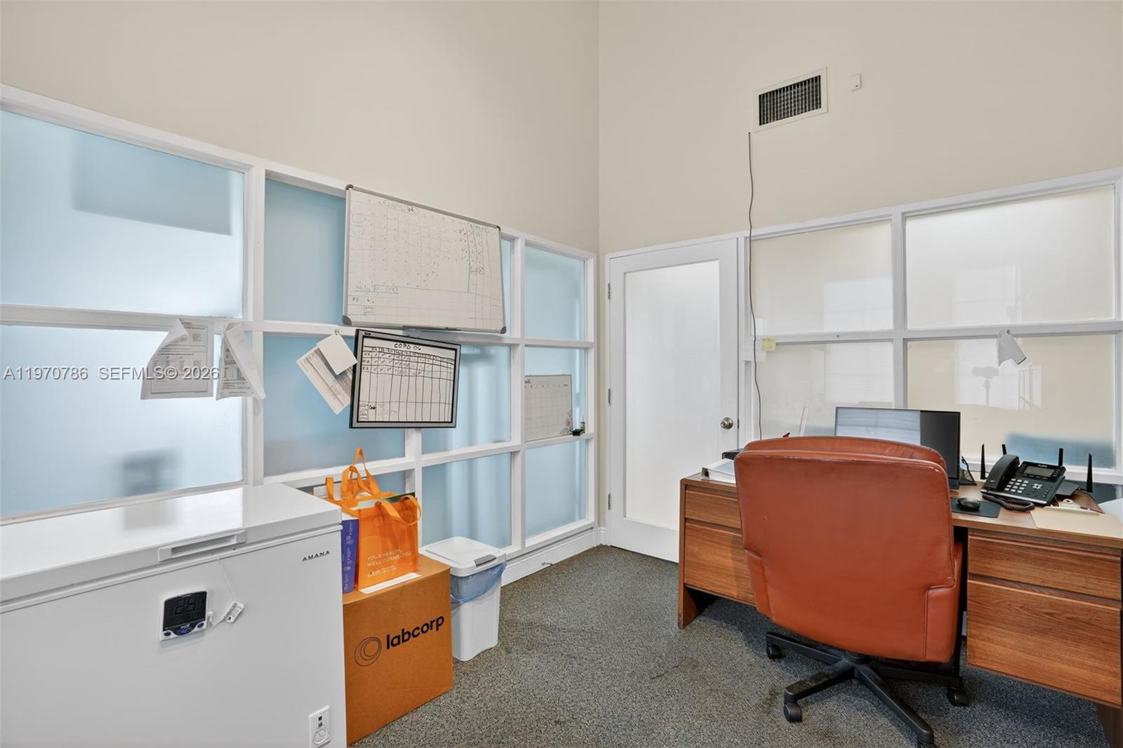   /   кв.футов $ 2026-02-23 0 Фото