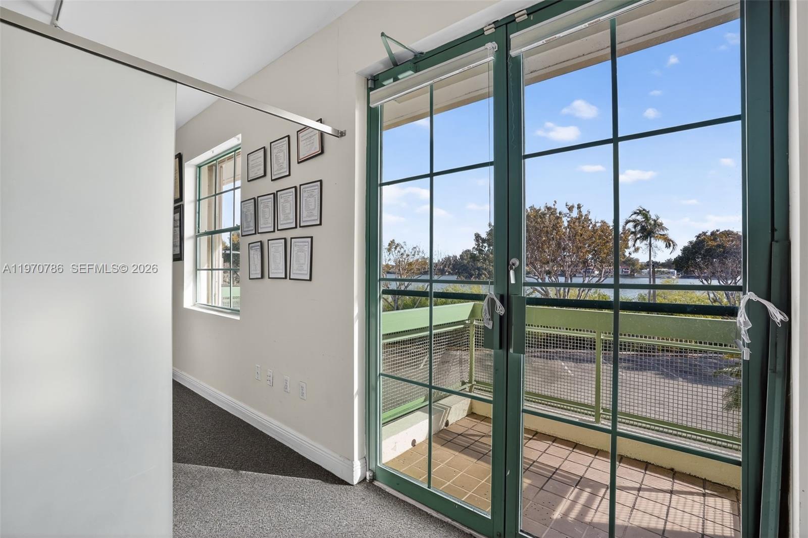   /   кв.футов $ 2026-02-23 0 Фото