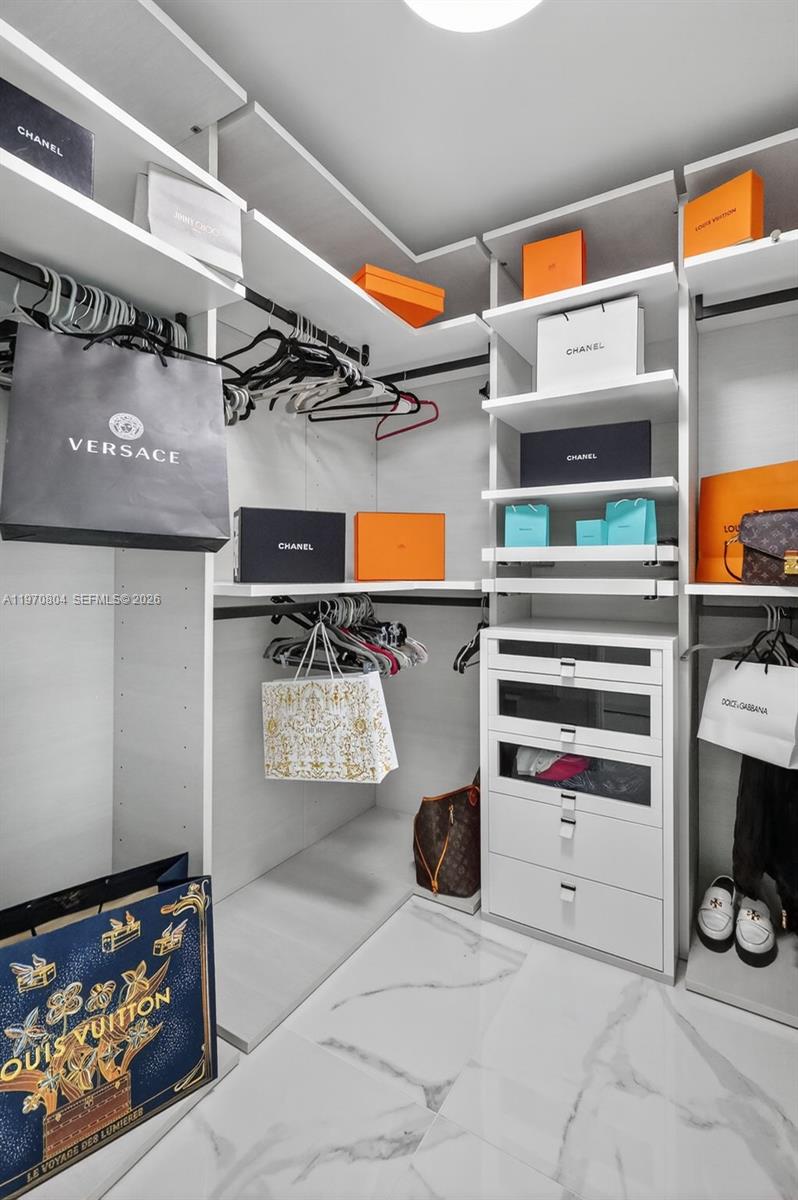 Ver detalles 4-804 3 / 3 1541 sq. ft. $ 2026-02-23 0 foto