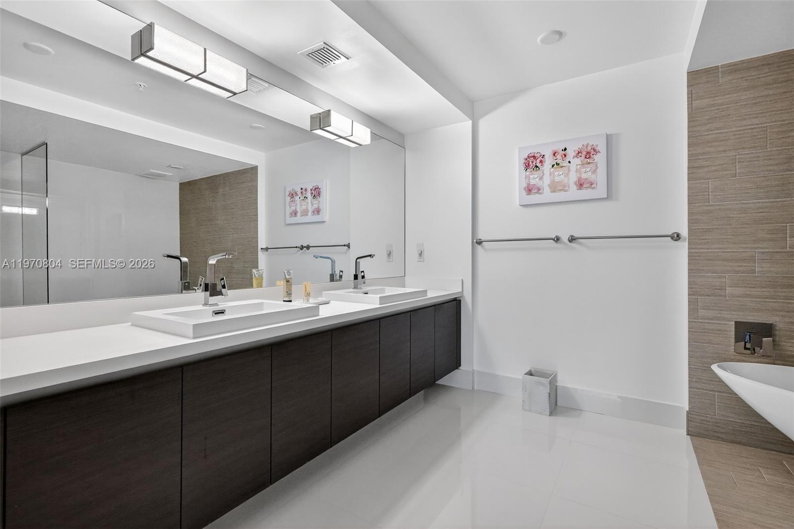 Ver detalles 4-804 3 / 3 1541 sq. ft. $ 2026-02-23 0 foto