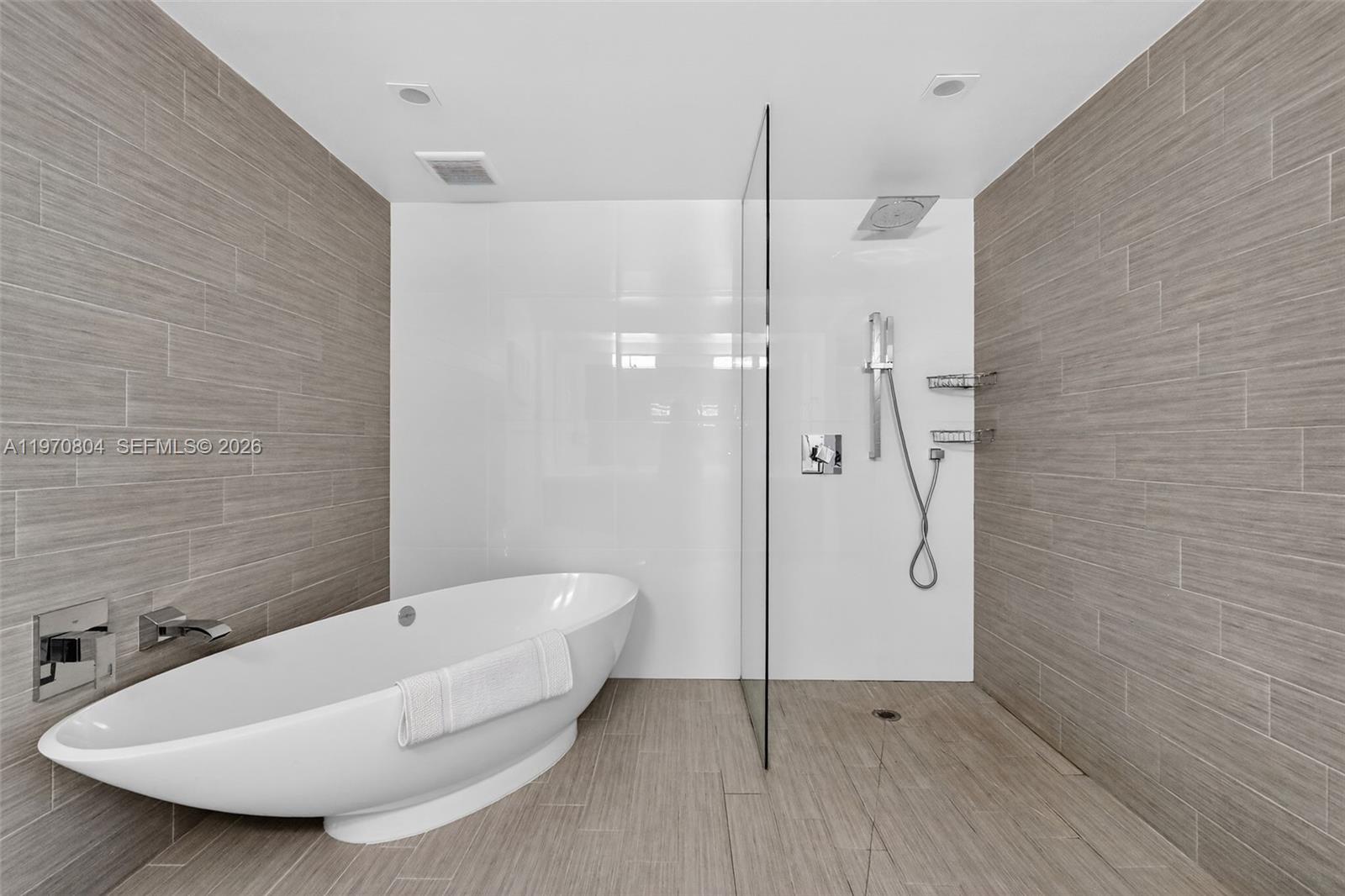 Ver detalles 4-804 3 / 3 1541 sq. ft. $ 2026-02-23 0 foto