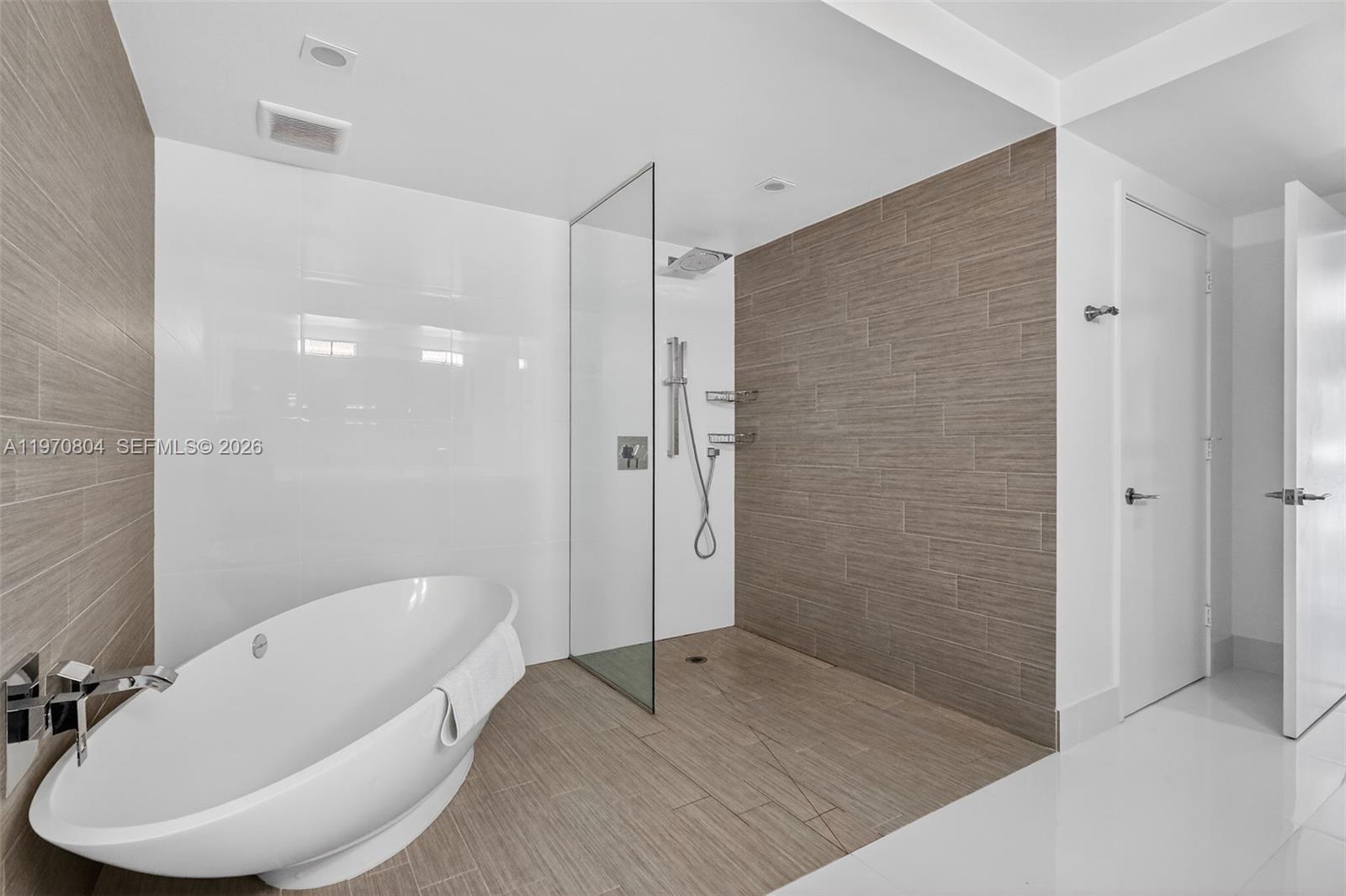 Ver detalles 4-804 3 / 3 1541 sq. ft. $ 2026-02-23 0 foto