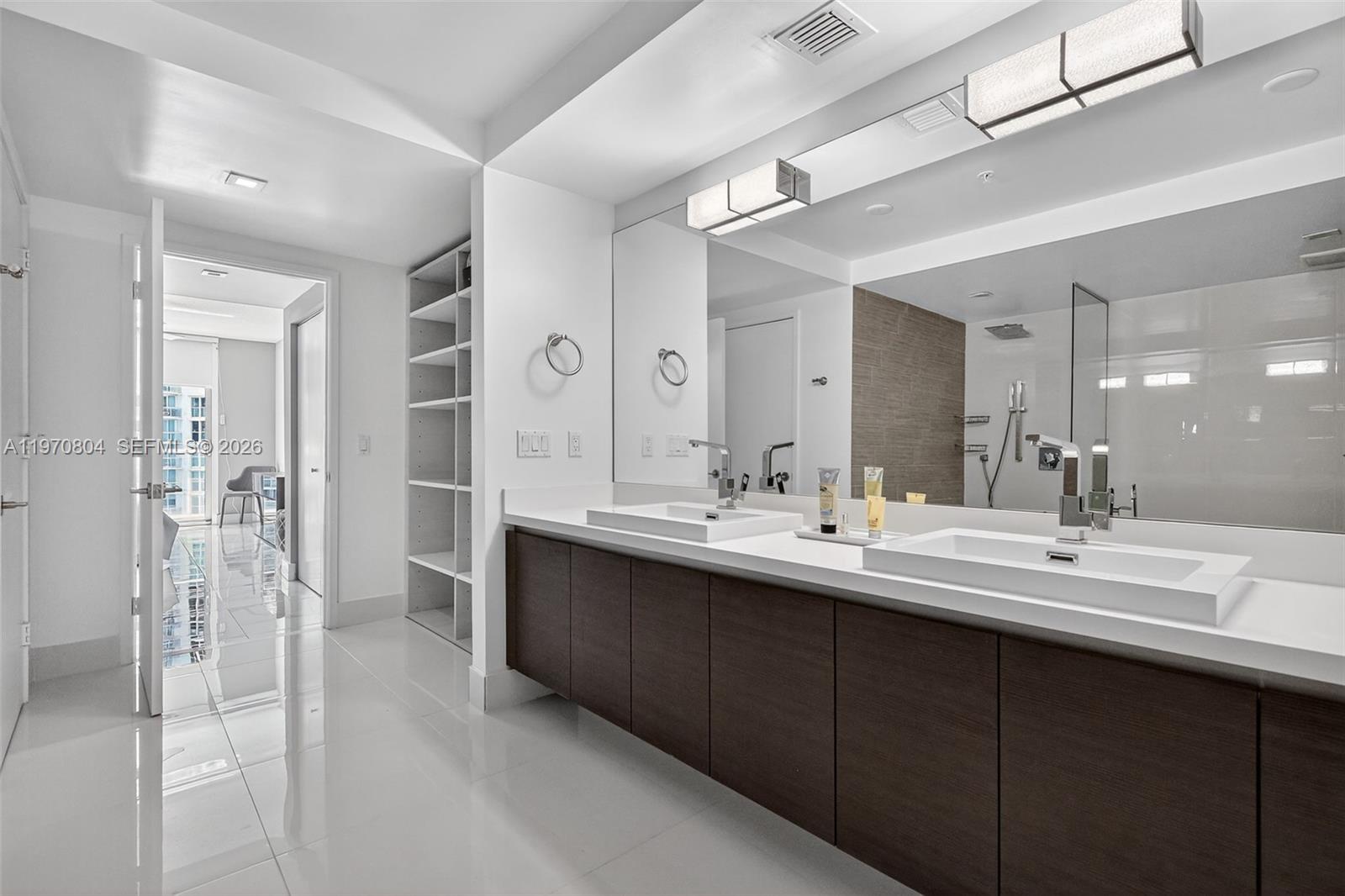 Ver detalles 4-804 3 / 3 1541 sq. ft. $ 2026-02-23 0 foto