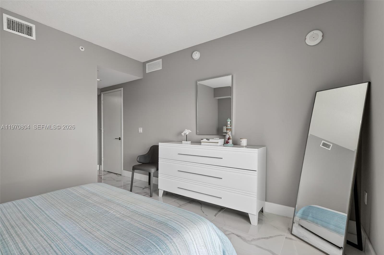 Ver detalles 4-804 3 / 3 1541 sq. ft. $ 2026-02-23 0 foto