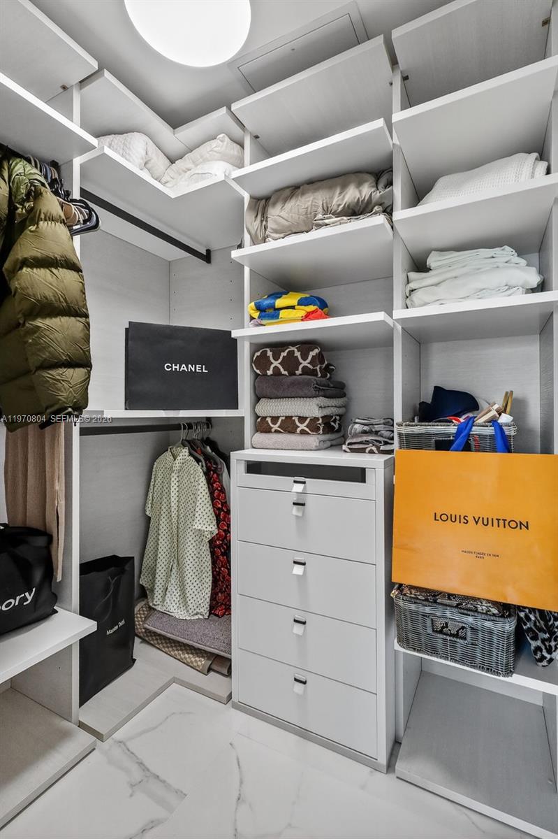 Ver detalles 4-804 3 / 3 1541 sq. ft. $ 2026-02-23 0 foto