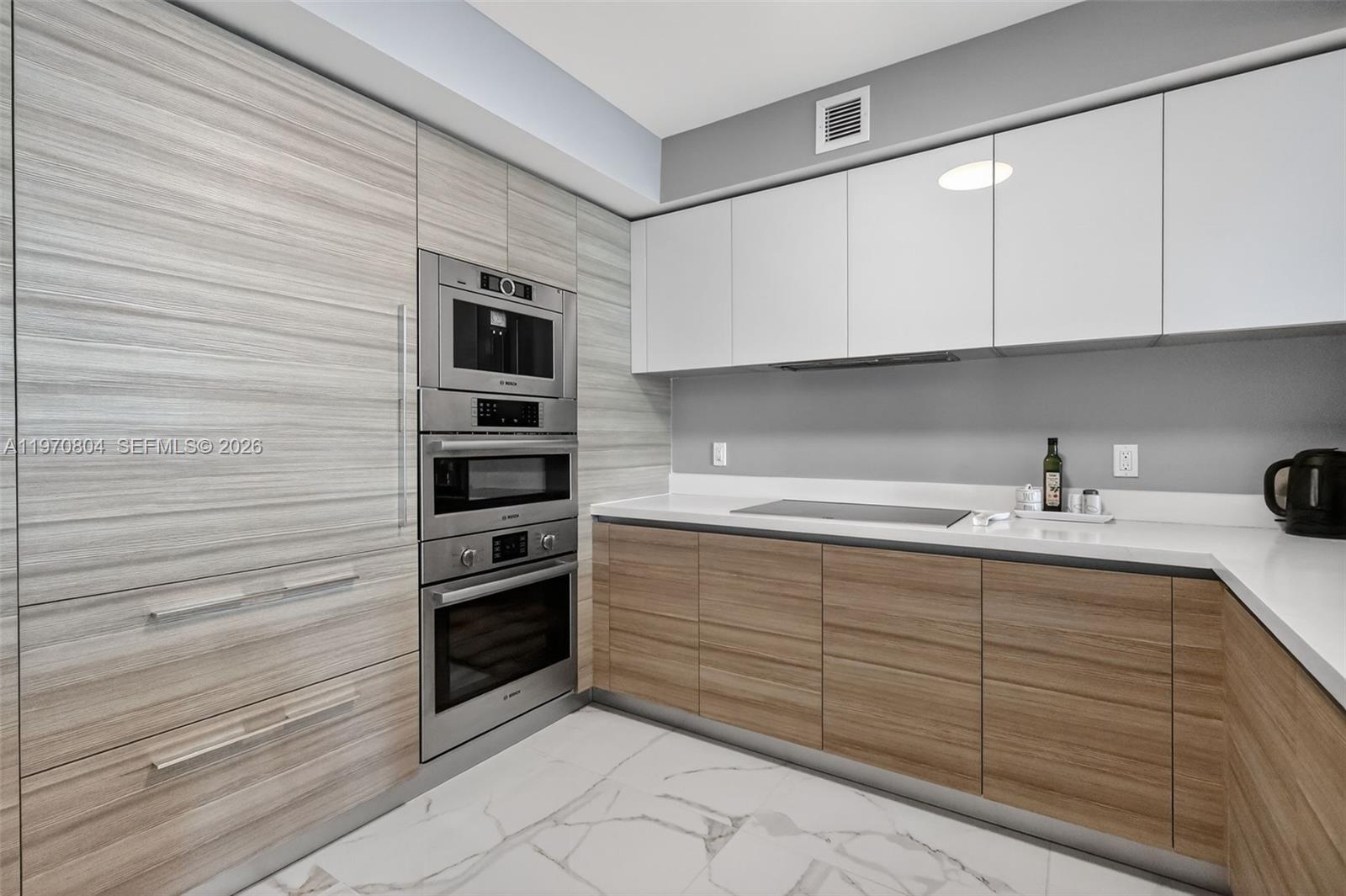 Ver detalles 4-804 3 / 3 1541 sq. ft. $ 2026-02-23 0 foto