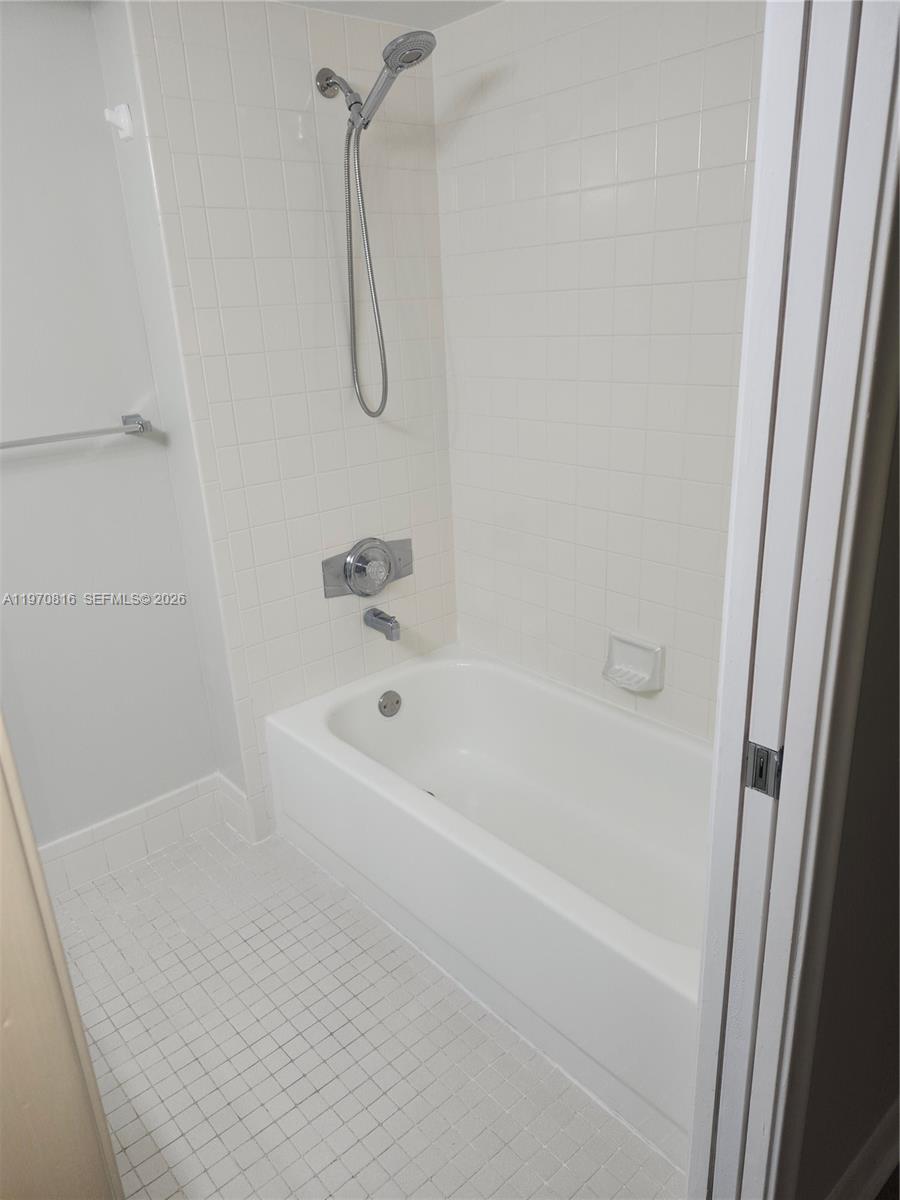 311R 1 / 1 602 sq. ft. $ 2026-02-23 0 foto