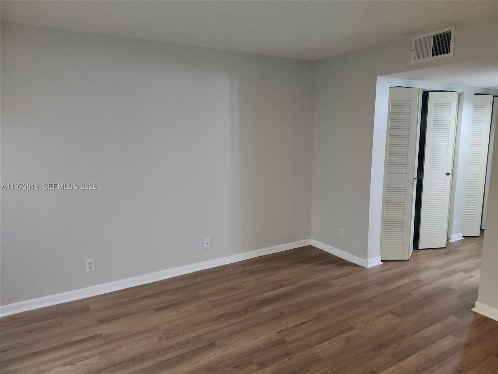 311R 1 / 1 602 sq. ft. $ 2026-02-23 0 foto