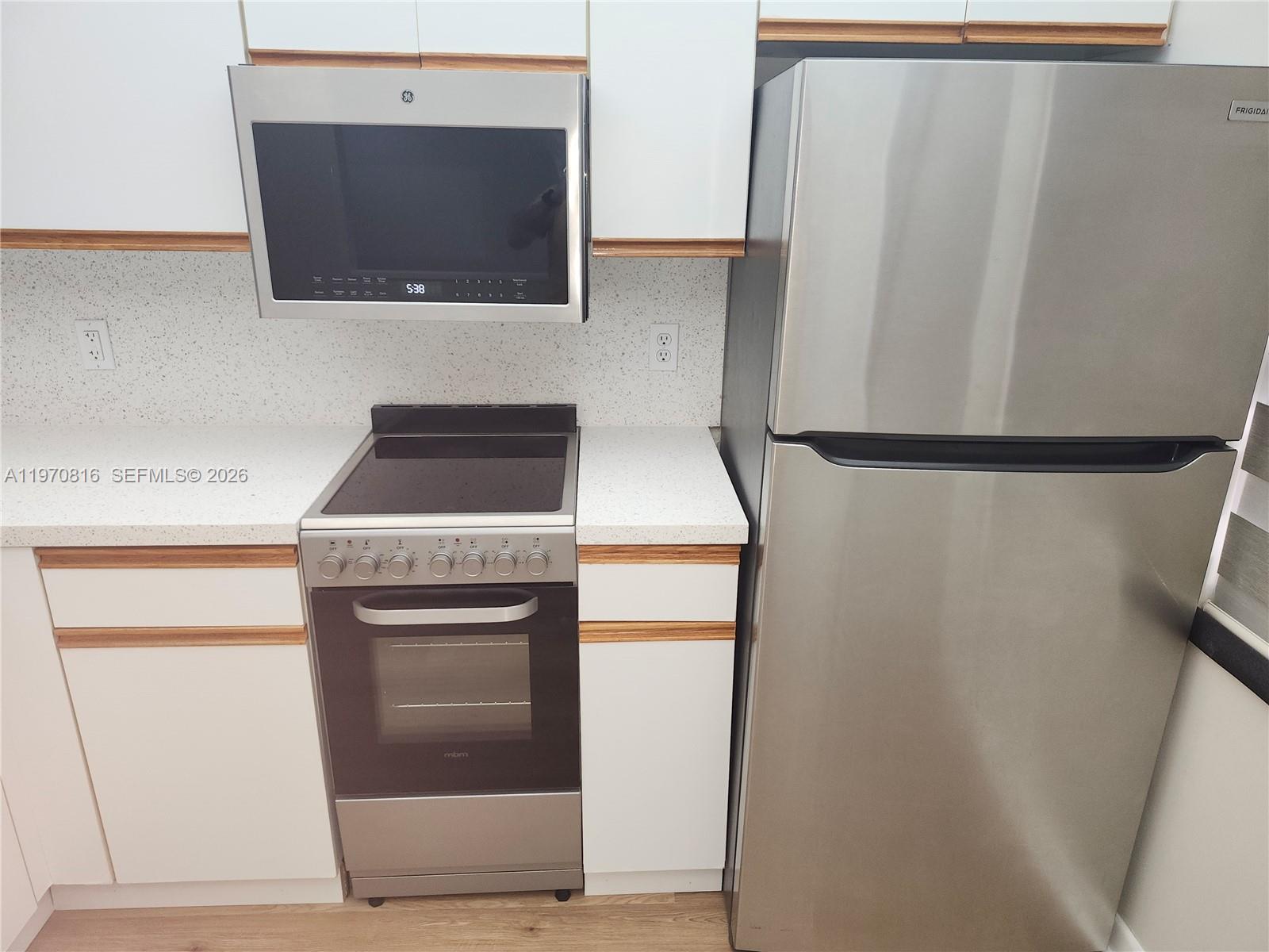 311R 1 / 1 602 sq. ft. $ 2026-02-23 0 foto