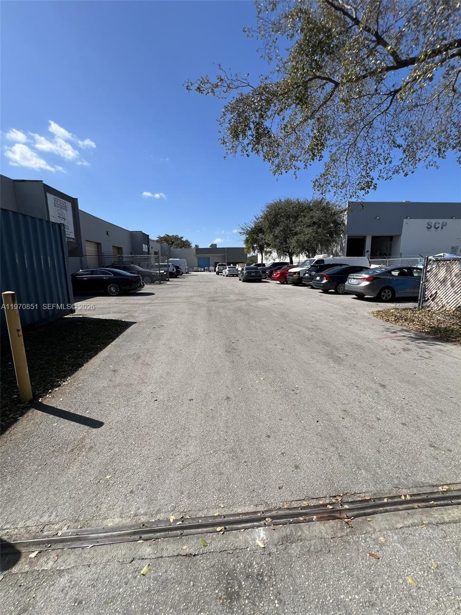   /   кв.футов $ 2026-02-23 0 Фото