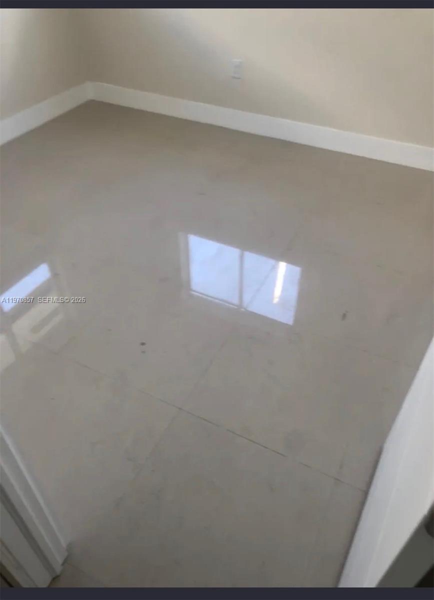   /  1500 кв.футов $ 2026-02-23 0 Фото