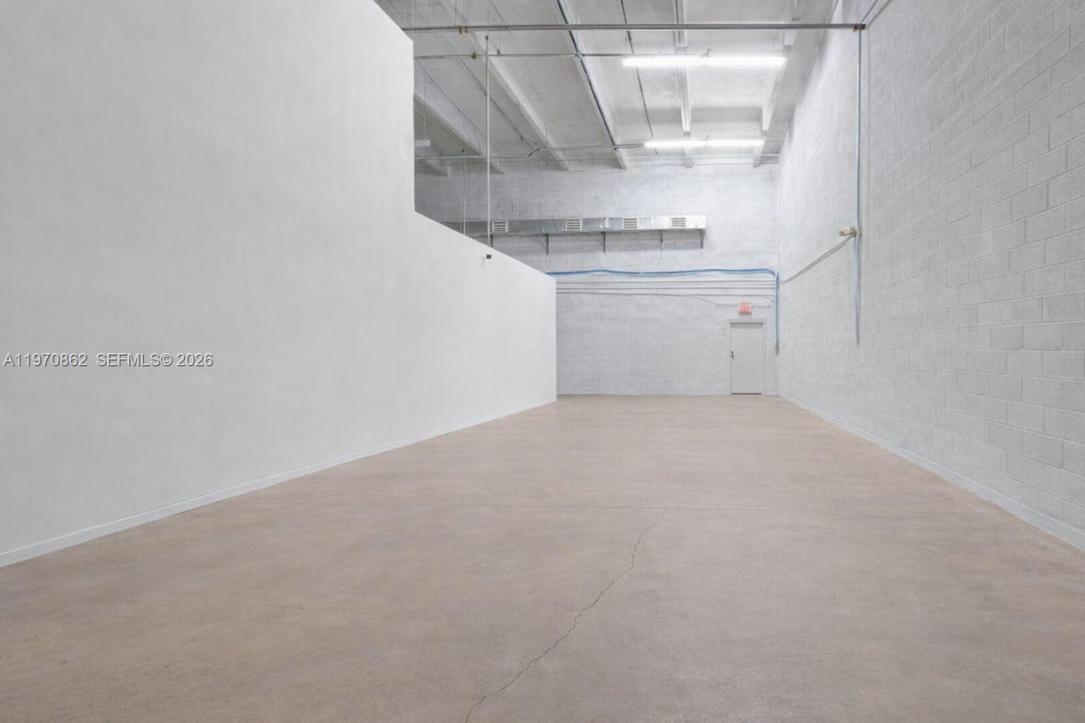 2  /   sq. ft. $ 2026-02-23 0 foto