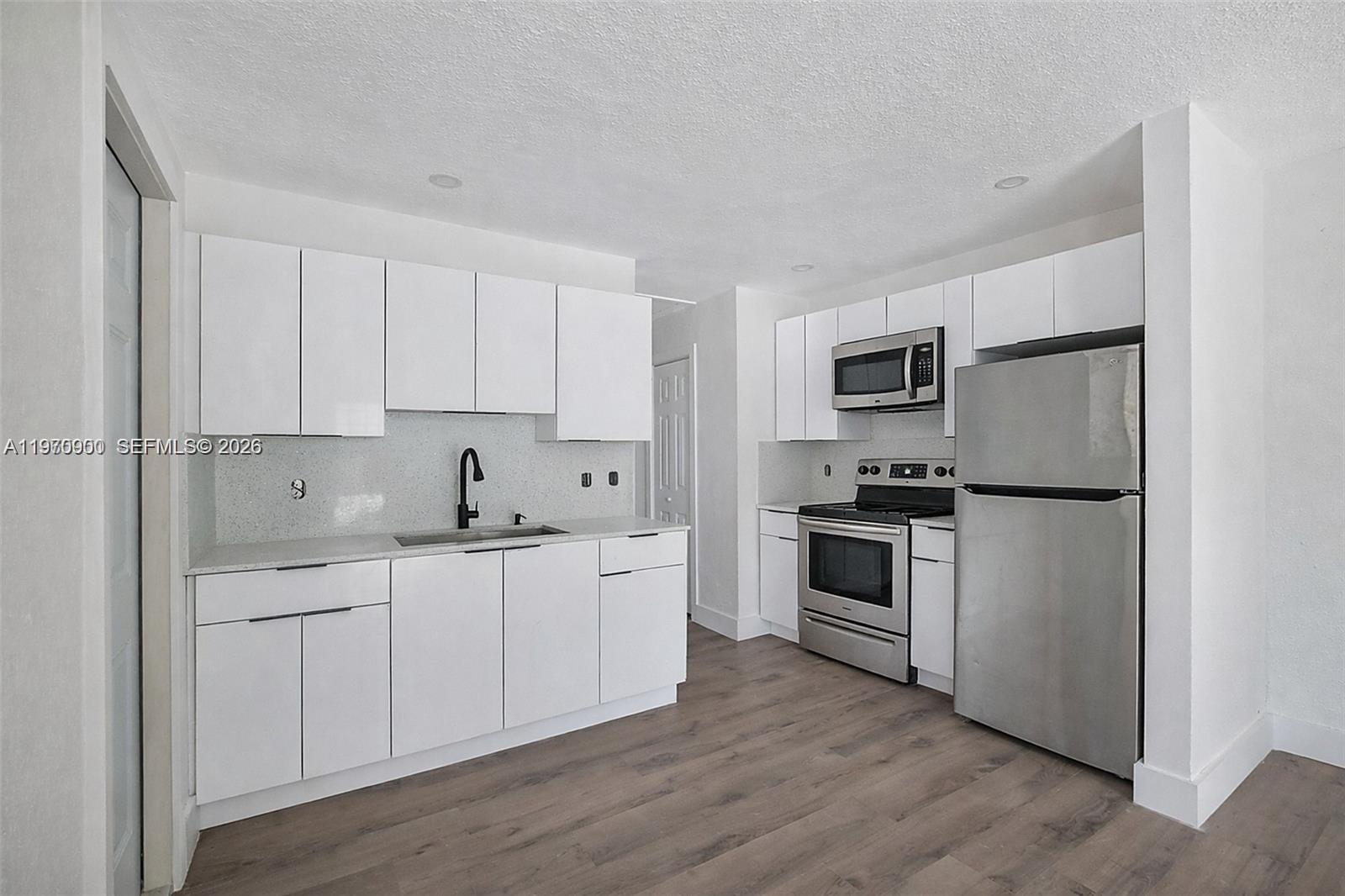   /  936 sq. ft. $ 2026-02-23 0 foto