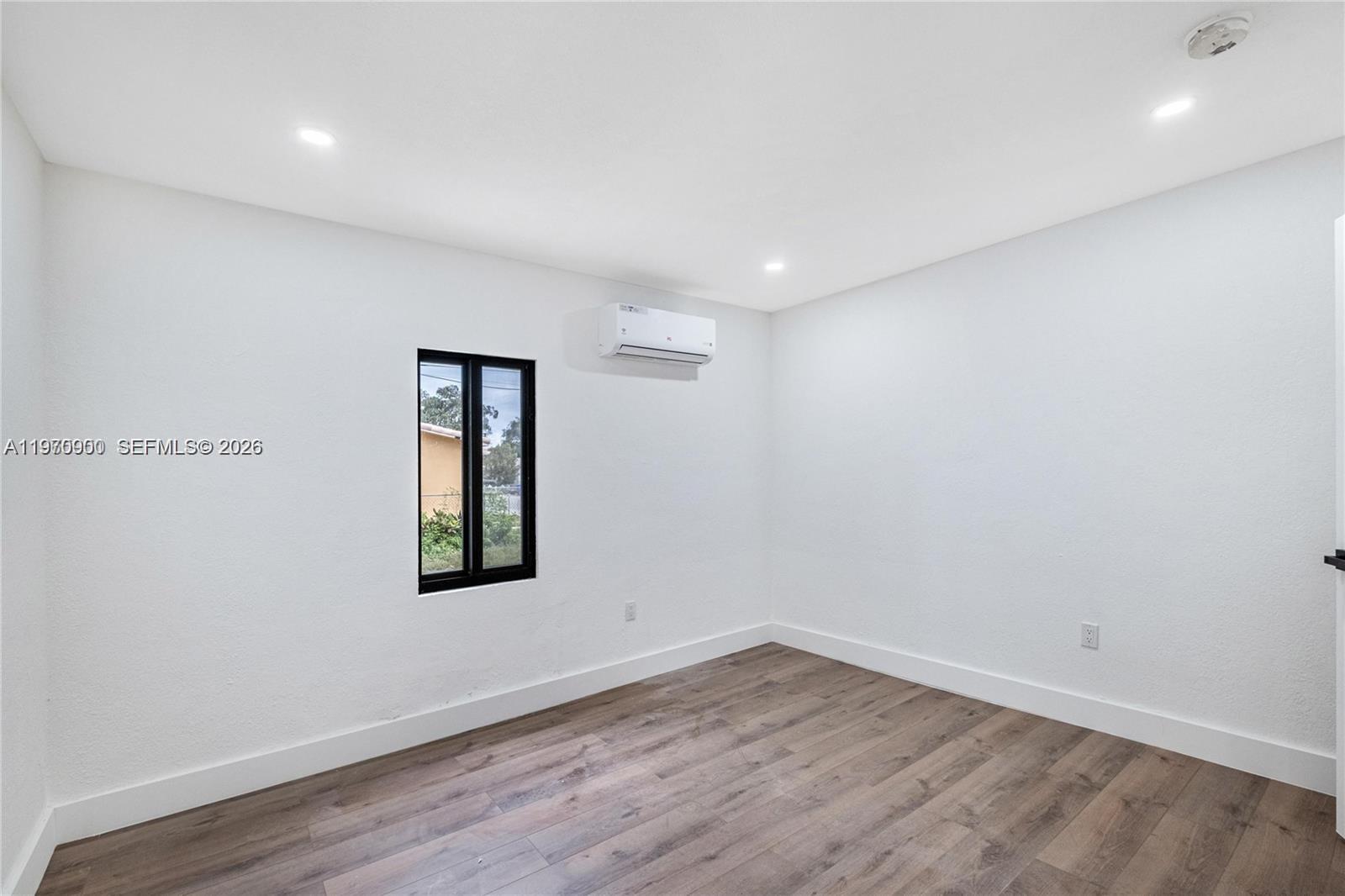   /  936 sq. ft. $ 2026-02-23 0 foto