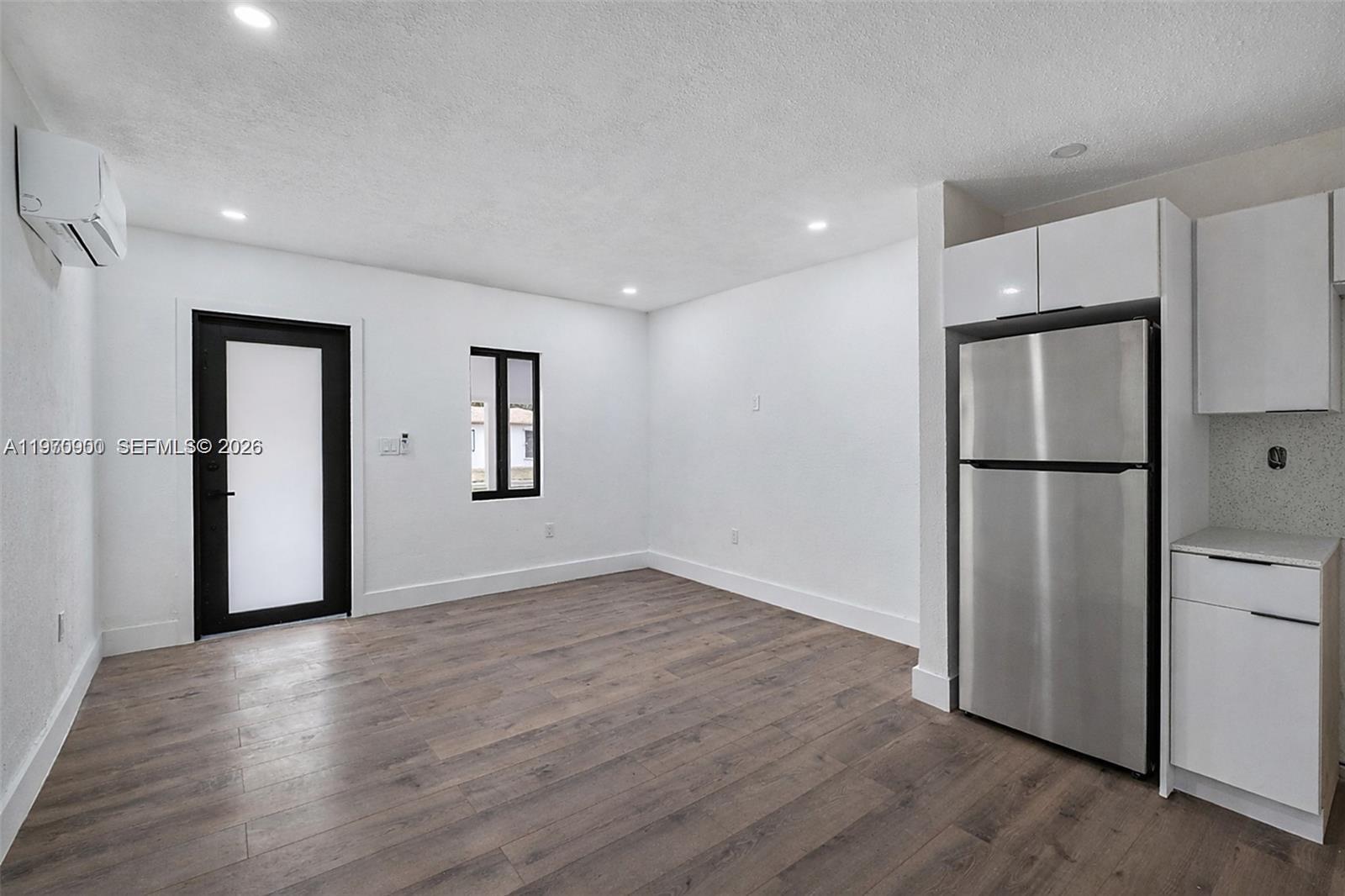   /  936 sq. ft. $ 2026-02-23 0 foto