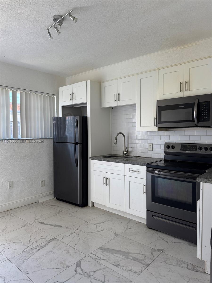   /  2685 кв.футов $ 2026-02-24 0 Фото