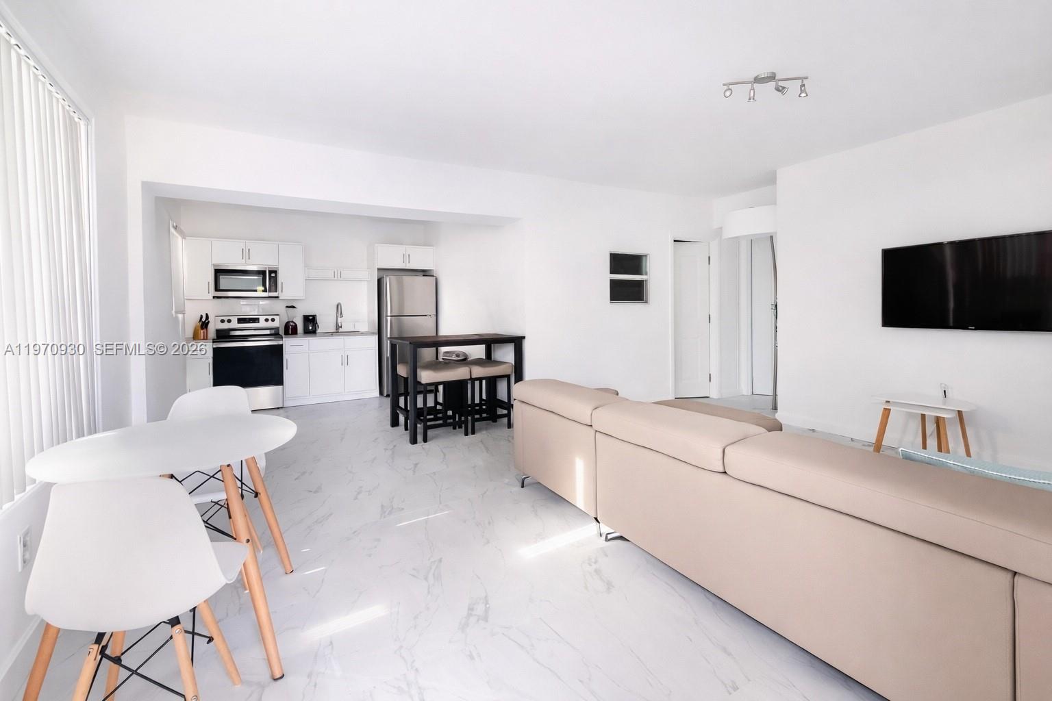   /  2685 кв.футов $ 2026-02-24 0 Фото