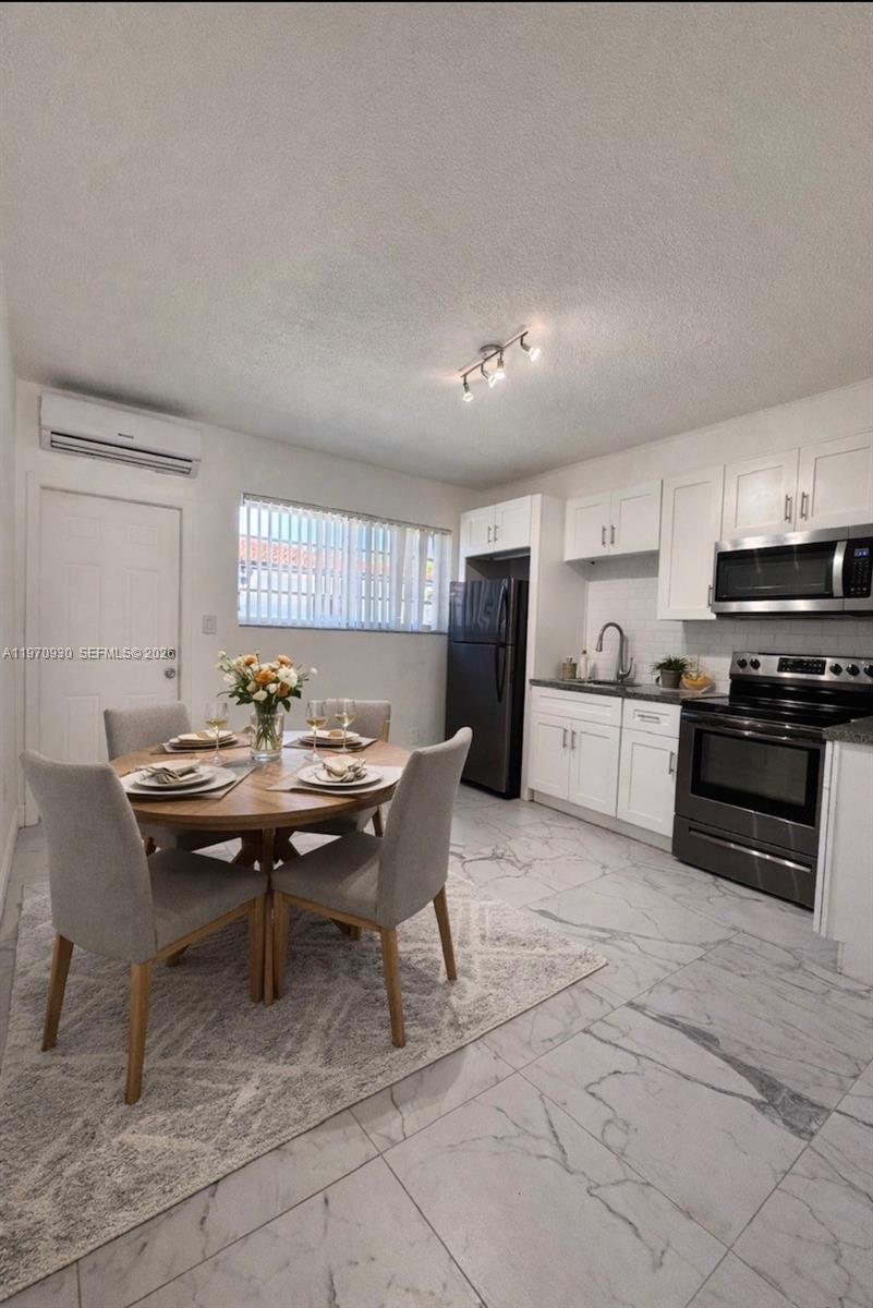   /  2685 кв.футов $ 2026-02-24 0 Фото