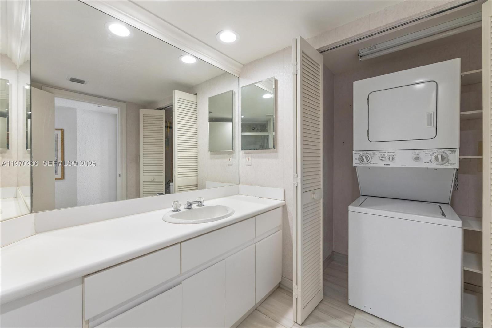 Photo of 16425 Collins Ave  #2311, Sunny Isles Beach, Florida, 33160 - Second Bathroom