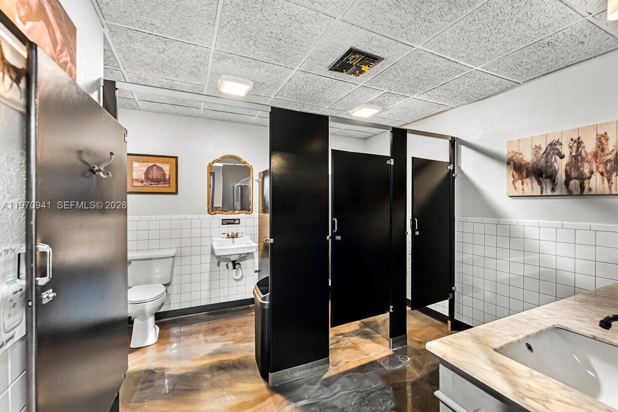   /   кв.футов $ 2026-02-24 0 Фото